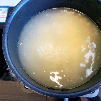 米酒蛋花汤的做法，怎样做米酒蛋花汤（酒酿蛋花汤自己做，方便更放心）