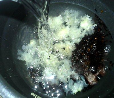 黑米粥做法，红豆黑米粥的做法（#味达美名厨福气汁）