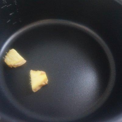 猪蹄炖汤的做法有哪些，猪蹄炖汤下奶的做法（#味达美名厨福气汁）