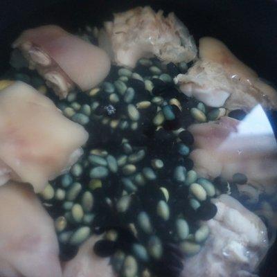 猪蹄炖汤的做法有哪些，猪蹄炖汤下奶的做法（#味达美名厨福气汁）
