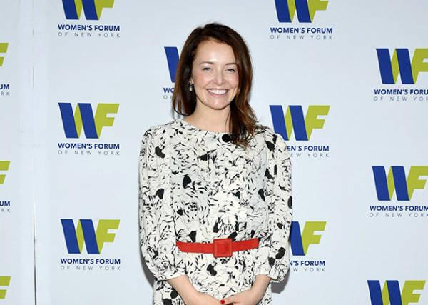 男女晚上打扑克的梗出自哪里，女生打扑克为什么要叫（美国“抗疫英雄”科莫人设一崩再崩）