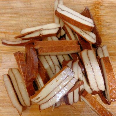 炒干豆腐的做法，怎样炒干豆腐好吃又简单（快手家常菜，芹菜炒豆腐干）