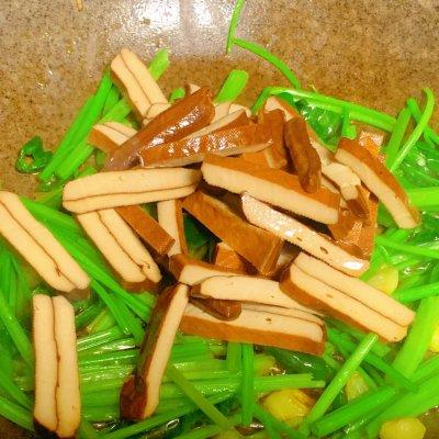 炒干豆腐的做法，怎样炒干豆腐好吃又简单（快手家常菜，芹菜炒豆腐干）