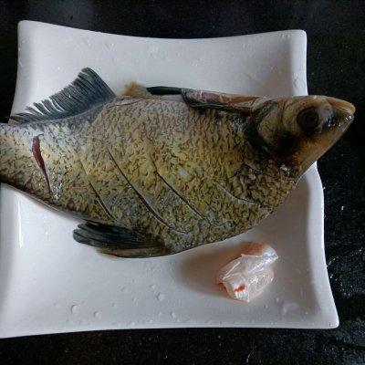 红烧武昌鱼的做法，红烧武昌鱼的做法 最正宗的做法（大厨教我的红烧鳊鱼的做法）