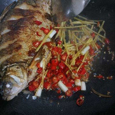 红烧武昌鱼的做法，红烧武昌鱼的做法 最正宗的做法（大厨教我的红烧鳊鱼的做法）