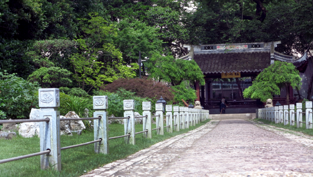 上海的中山公园在哪里，上海中山公园在什么地方（中山公园的百年故事......）