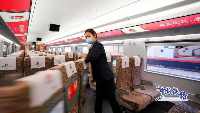 高铁座椅怎么调，高铁座椅怎么往后调（为何要调转座椅方向）