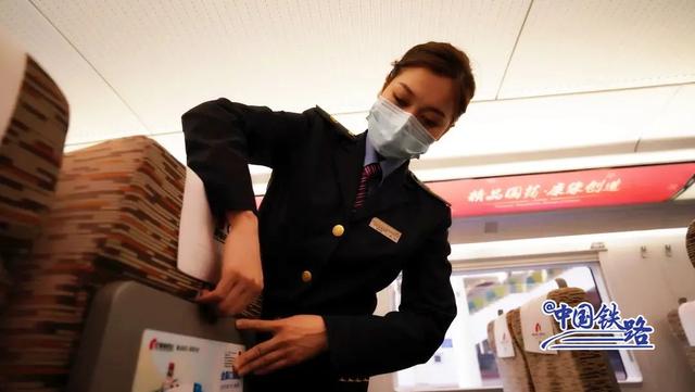 高铁座椅怎么调，高铁座椅怎么往后调（为何要调转座椅方向）