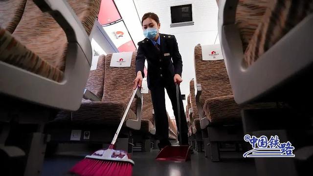 高铁座椅怎么调，高铁座椅怎么往后调（为何要调转座椅方向）