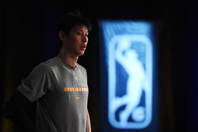 林书豪 哈佛大学，林书豪是考上哈佛大学的吗（一个美国亚裔的孤独抗争）