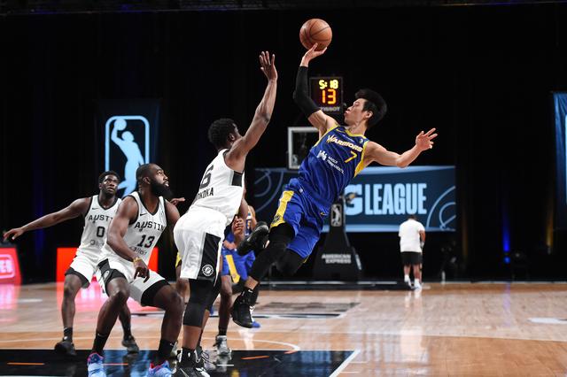 林书豪 哈佛大学，林书豪是考上哈佛大学的吗（一个美国亚裔的孤独抗争）