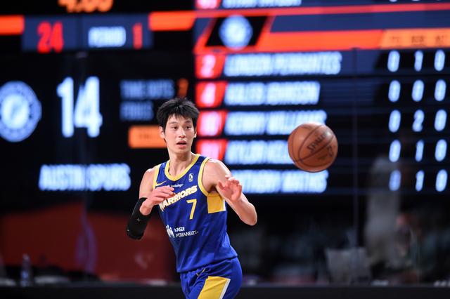 林书豪 哈佛大学，林书豪是考上哈佛大学的吗（一个美国亚裔的孤独抗争）