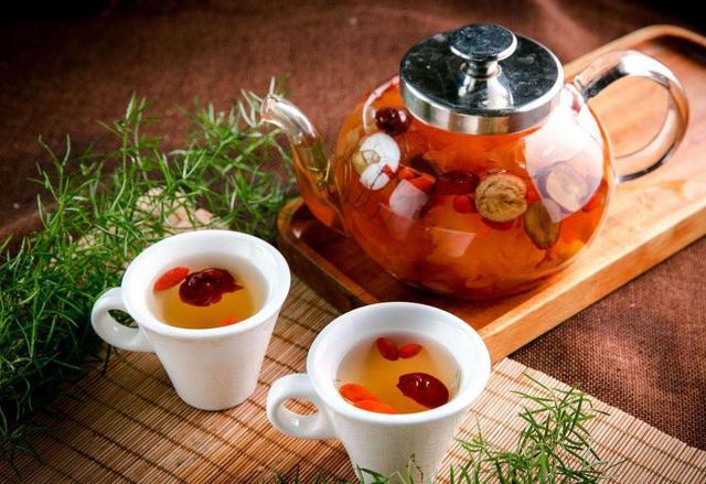覆盆子茶的作用与功效是什么，覆盆子茶的功效与作用（推荐喝这个代茶饮）