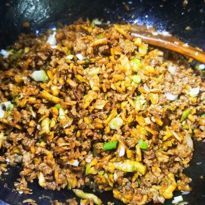 干萝卜丝包馅的做法，萝卜干做馅的做法（萝卜干肉包子健康营养、不油不腻）