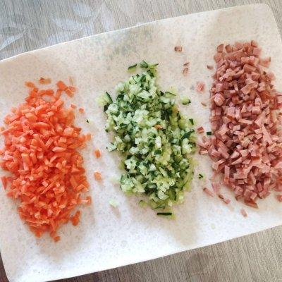 学做寿司的步骤，怎么样做寿司的过程窍门（最简单的的寿司做法）