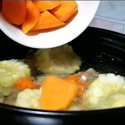 玉米煲鸡汤如何做，这道甜玉米鸡汤，看一遍就会