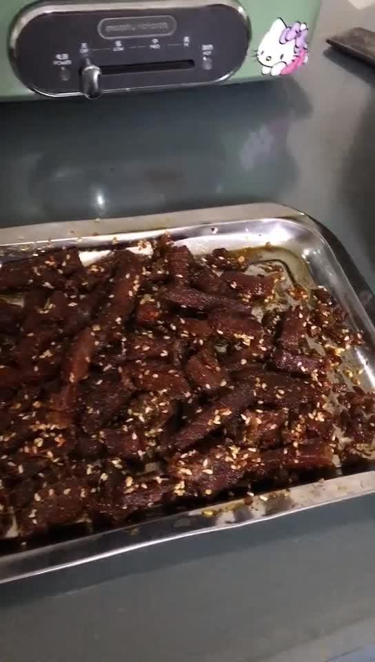 如何做麻辣条，自己做麻辣条怎么做（好吃到流泪的麻辣牛肉条）