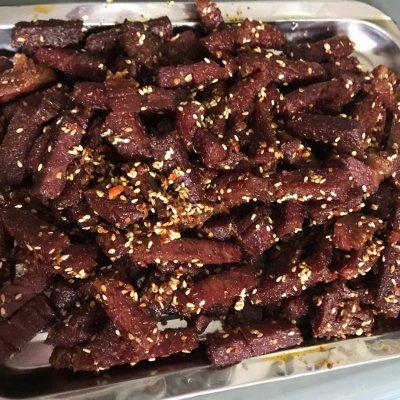 如何做麻辣条，自己做麻辣条怎么做（好吃到流泪的麻辣牛肉条）