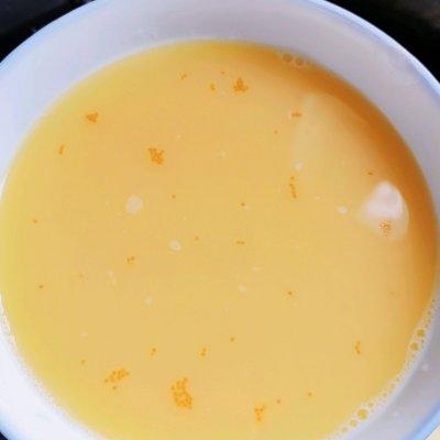 怎样做鸡蛋羹又滑又嫩，蒸鸡蛋羹鸡蛋和水的比例（鸡蛋羹这样蒸<嫩滑）