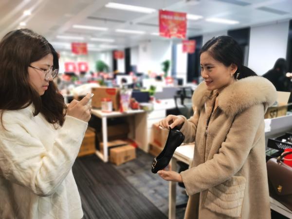 《磨刀石一般买多少目》，在线新经济下的“她”（磨刀石一般是多少目）