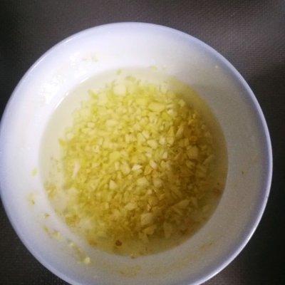 金针菇煮多久才熟，金针菇一般要煮几分钟（简单易做的蒜蓉金针菇）