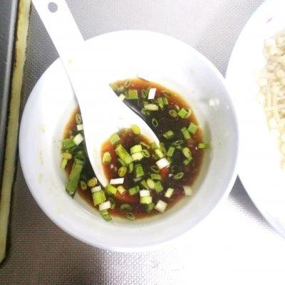 金针菇煮多久才熟，金针菇一般要煮几分钟（简单易做的蒜蓉金针菇）