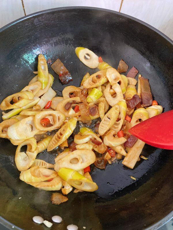 竹笋炒肉的做法，湖南竹笋炒肉的做法（小白也能轻松学会的春笋炒肉）