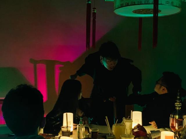 剧本杀店一个月可以赚多少，为什么现在的年轻人都喜欢剧本杀（开店月均营业额20万）