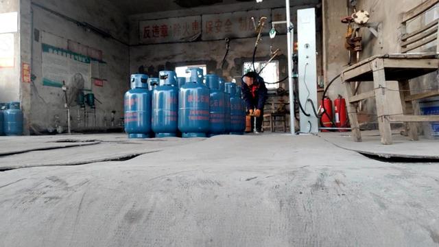 液氧价格多少钱一吨，医用液氧价格多少钱一吨（多地气站掺混大量二甲醚牟利）