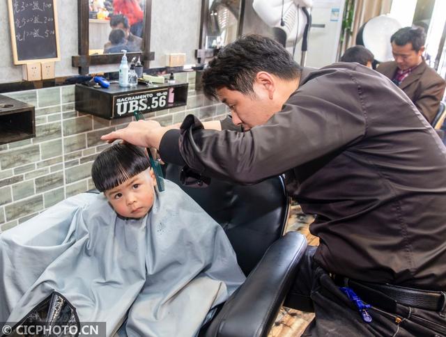 二月初二龙抬头理发，2020年2月理发吉日时间（农历二月二，龙抬头，您剃了吗）