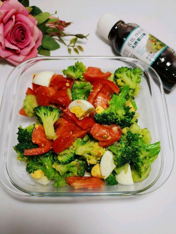 沙拉菜有几种蔬菜，沙拉菜有几种蔬菜图片（#321沙拉日#减肥甩脂离不开蔬菜沙拉）