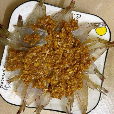 大虾粉丝蒜蓉做法，蒜蓉粉丝大虾的做法（做出的蒜蓉粉丝蒸虾越吃越香）