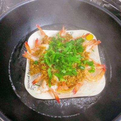 大虾粉丝蒜蓉做法，蒜蓉粉丝大虾的做法（做出的蒜蓉粉丝蒸虾越吃越香）