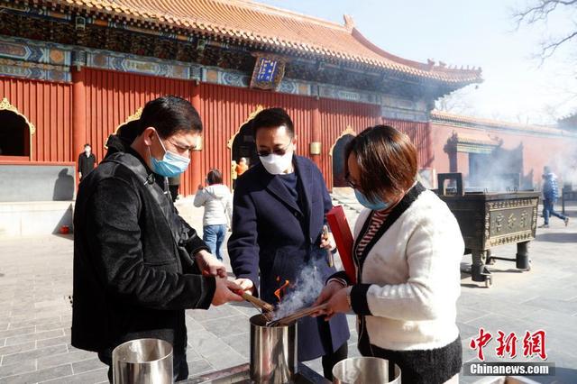 雍和宫烧香，雍和宫下午去上香好吗（北京雍和宫恢复开放）