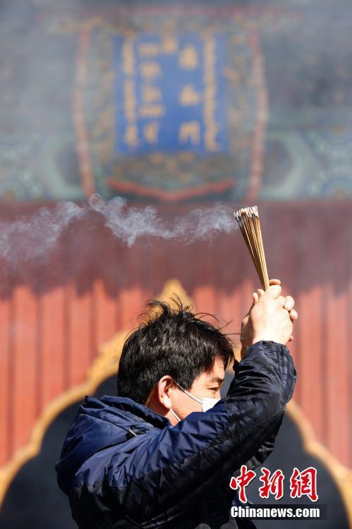 雍和宫烧香，雍和宫下午去上香好吗（北京雍和宫恢复开放）