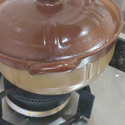 港式煲仔饭做法 在家也可自制煲仔饭超级简单，港式煲仔饭做法（广式腊味煲仔饭，镬气十足）