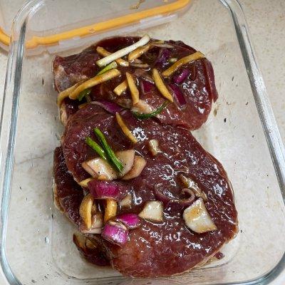 煎牛排的火候和时间，牛排煎多久时间（谁没在睡梦中想过那顿自制牛排）