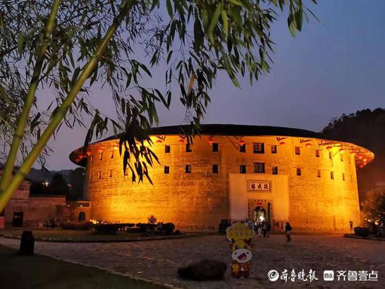 永定土楼在哪里，南靖土楼和永定土楼哪个好玩（世界文化遗产——福建永定土楼）