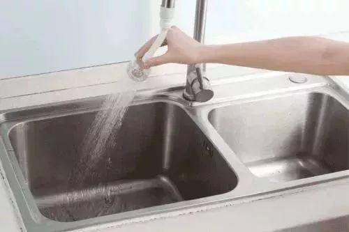 水龙头滴水怎么办，水龙头滴水怎么办小窍门（水龙头滴水、漏水、生锈、出水越来越慢）