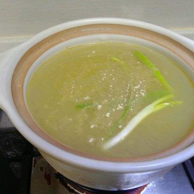 蚌肉怎么做好吃，河蚌肉怎么做好吃易烂（好吃到飞起的河蚌咸肉汤）