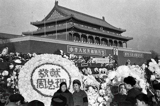 四五运动死了多少人，滑雪每年死多少人（他们吹响粉碎“四人帮”的号角）