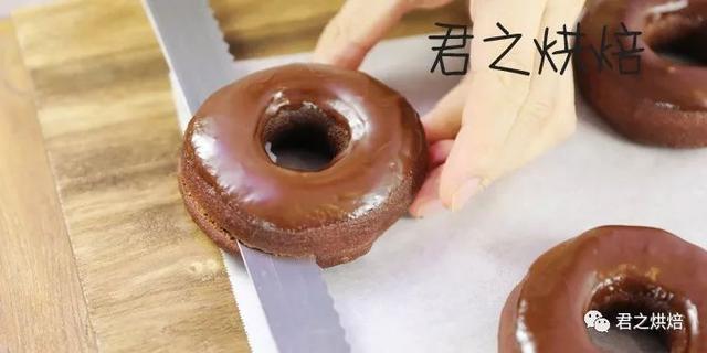 巧克力奶油怎么做，做巧克力奶油用什么巧克力（住嘴，我不能再吃了）