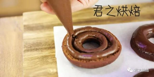 巧克力奶油怎么做，做巧克力奶油用什么巧克力（住嘴，我不能再吃了）