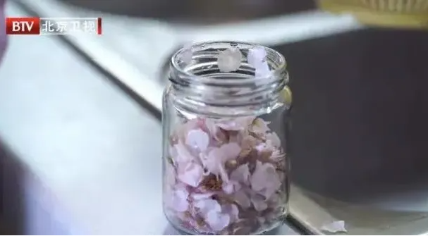 桃花的功效与作用，桃花功效与作用（春天吃它活血美颜、清肝泻火）