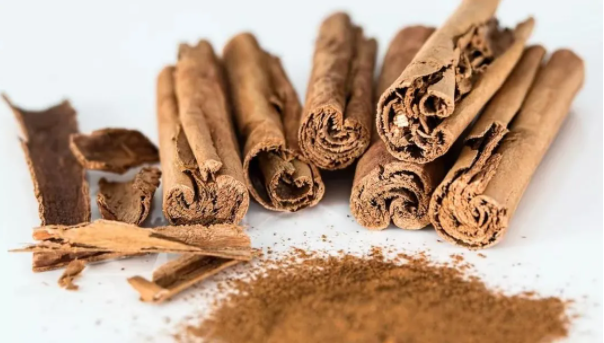 桃花的功效与作用，桃花功效与作用（春天吃它活血美颜、清肝泻火）