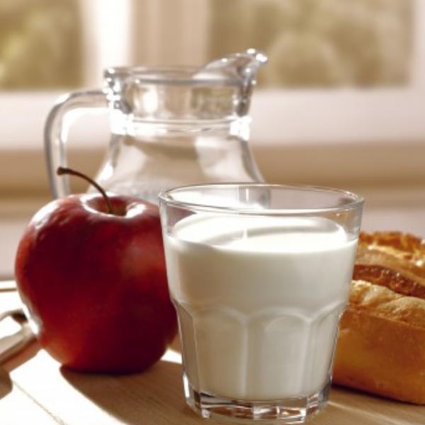 喝牛奶长高的最佳时间，喝牛奶可以长高吗（春季是人体发育关键期）