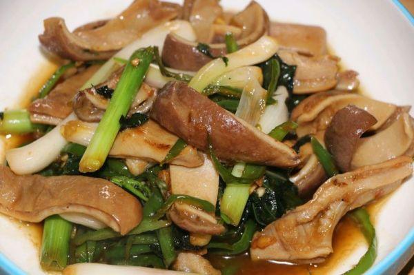 炒猪肚怎么做好吃，怎样炒猪肚好吃（爆炒香辣猪肚\u0026暖胃胡椒猪肚汤）