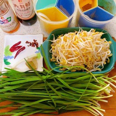 豆芽怎么炒好吃，豆芽怎么做好吃炒（五分钟搞定‼️小白也能做出好吃的素炒韭菜豆芽）