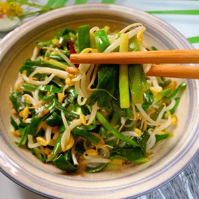 豆芽怎么炒好吃，豆芽怎么做好吃炒（五分钟搞定‼️小白也能做出好吃的素炒韭菜豆芽）