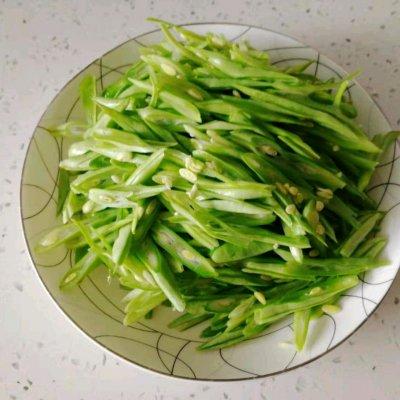 豆角炒多久能熟(怎么判断豆角有没有炒熟)插图(2)